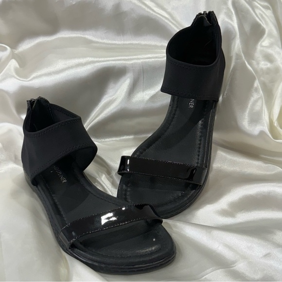 Donald J Pliner Gelda Sandals Neoprene Ankle Patent Leather Black Size 6 Chic - Picture 1 of 12